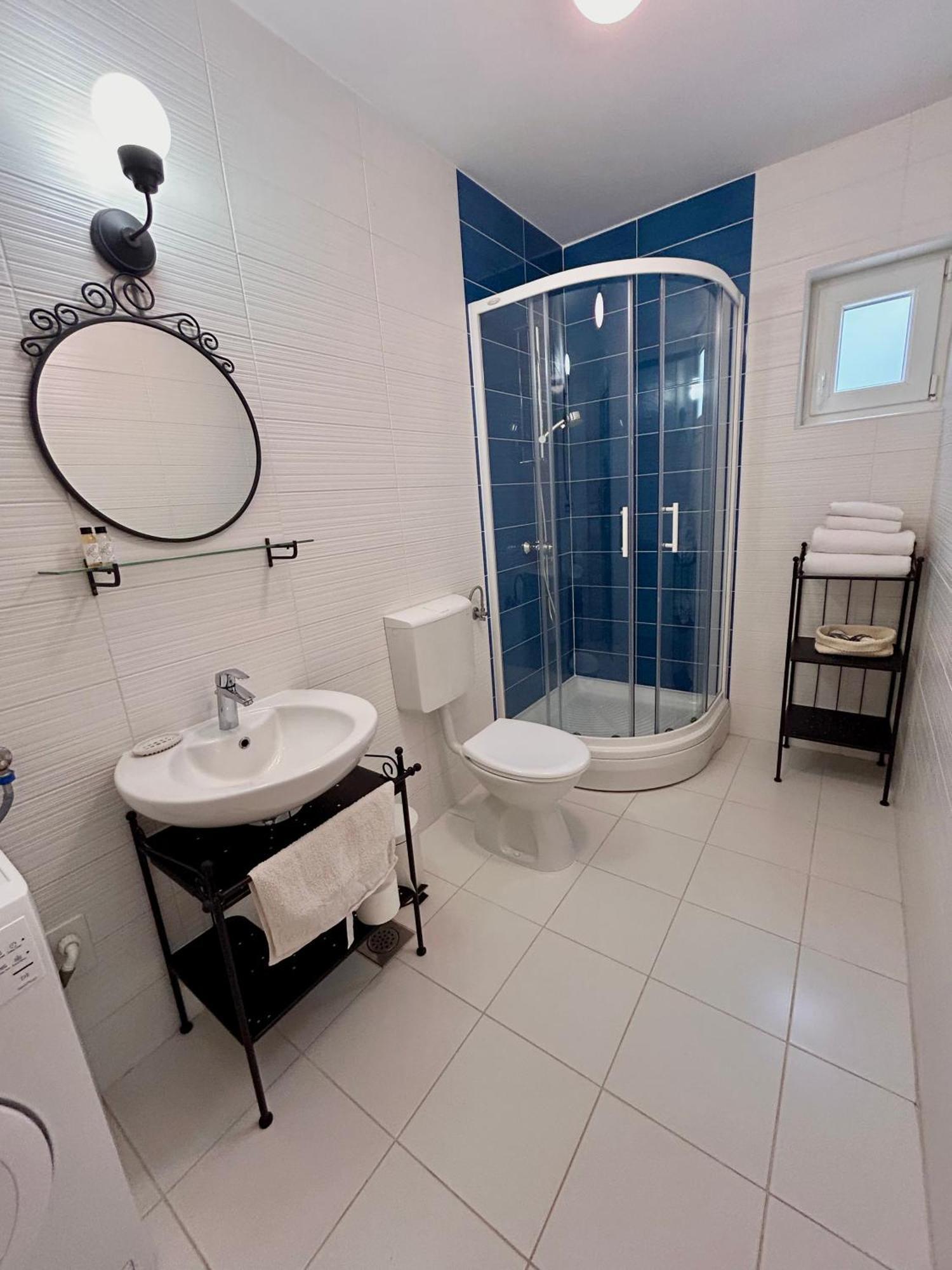 Apartment Barbina Kastelina Свети Юрай Екстериор снимка
