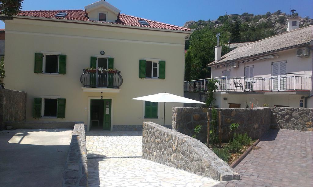 Apartment Barbina Kastelina Свети Юрай Екстериор снимка